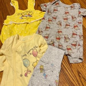 DISNEY. Baby outfit bundle.